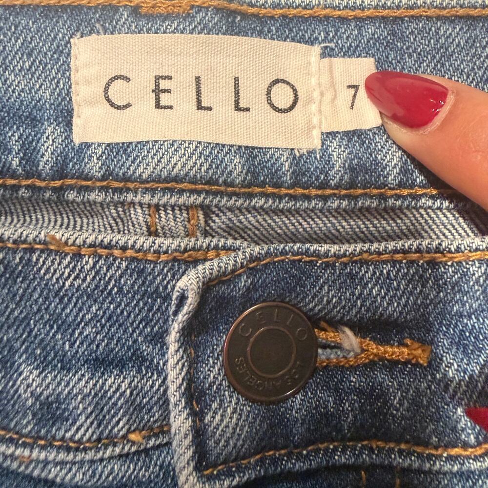 Cello High Rise Straight Leg Cropped Mom Jean 28x27 Chic Casual Classic Modern - Picture 5 of 9